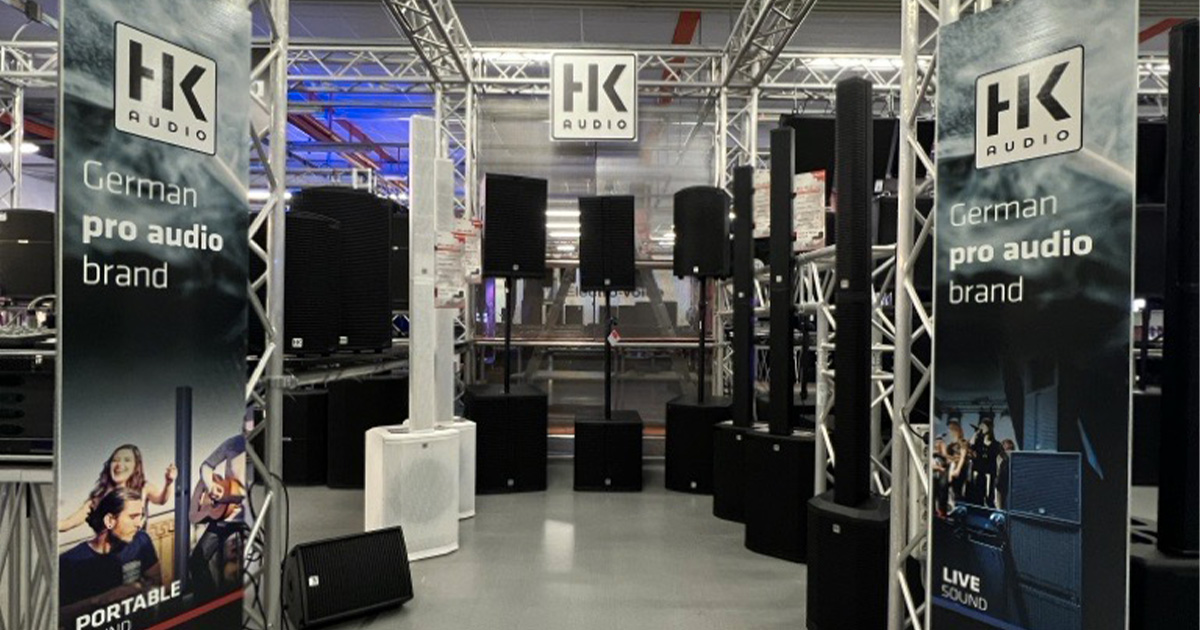Esposizione HK Audio presso Magazzino Musicale Merula